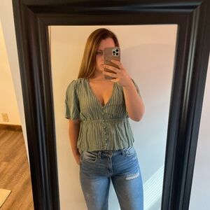 Cute O’NEILL green stripped top